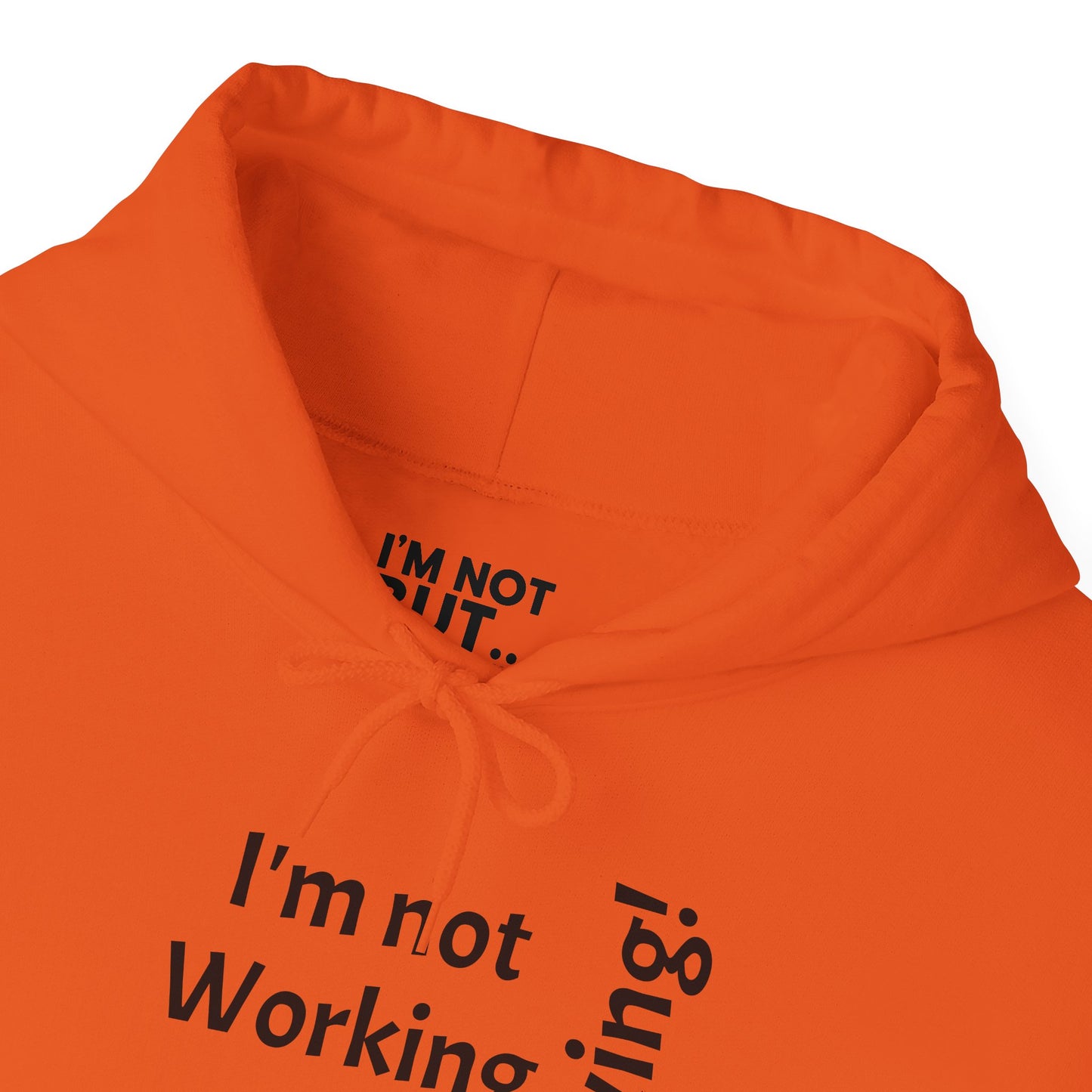 "I'm Not Working, But... Surviving!" - Sweatshirt Unissexo Heavy Blend™ com Capuz