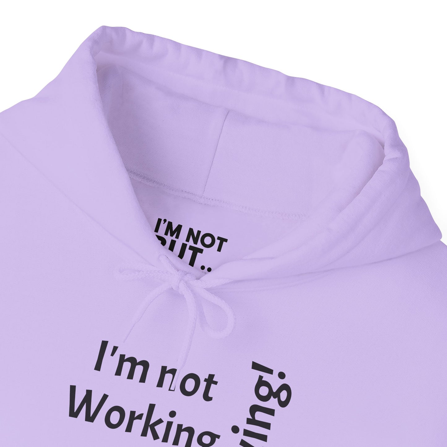 "I'm Not Working, But... Surviving!" - Sweatshirt Unissexo Heavy Blend™ com Capuz