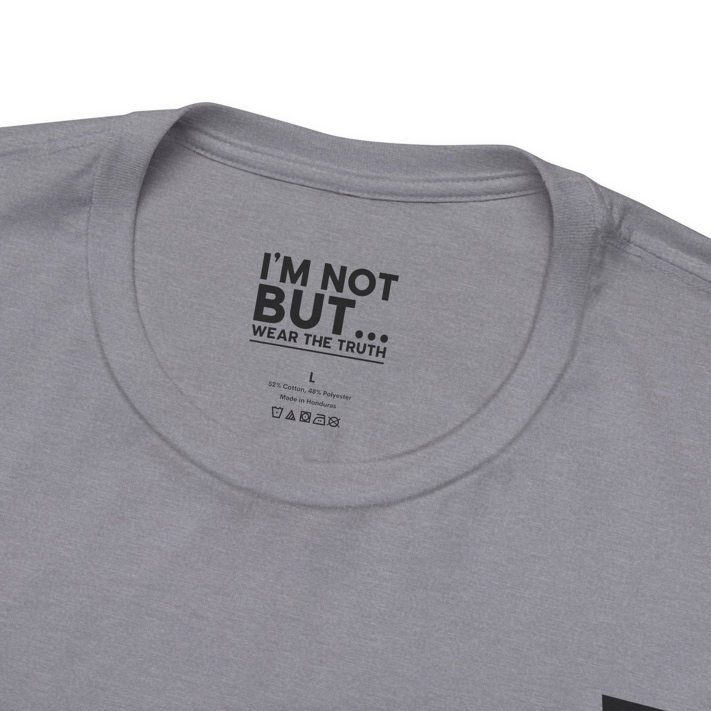 "I'm Not a Therapist, But a Bartender!" - T-shirt Unissexo Clássico