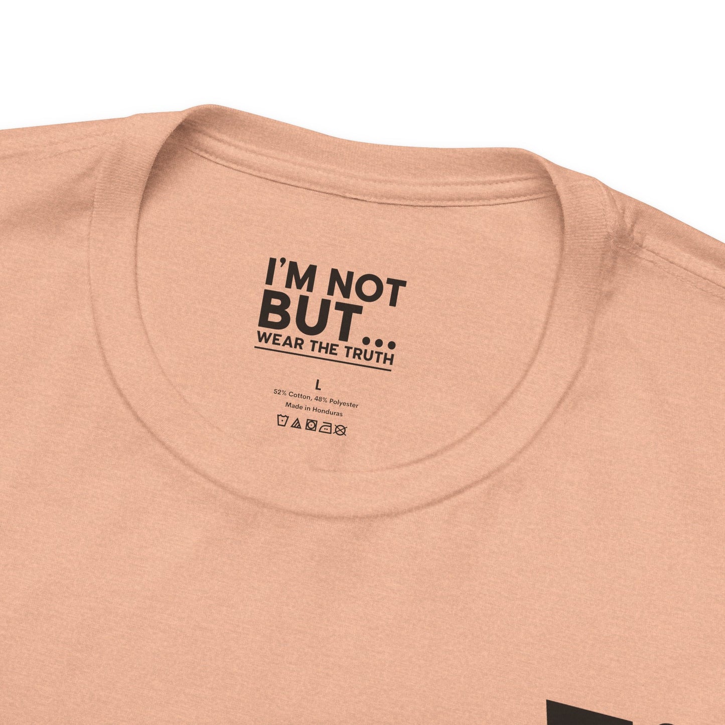 "I'm not hungry, but... Snack-Curious!" - T-shirt Unissexo Clássico